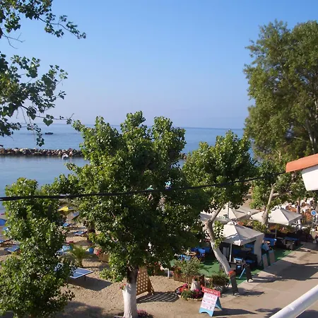 아파트 Hercules Sea Front *