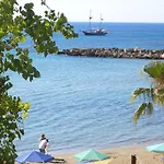 Hercules Sea Front Appartement *
