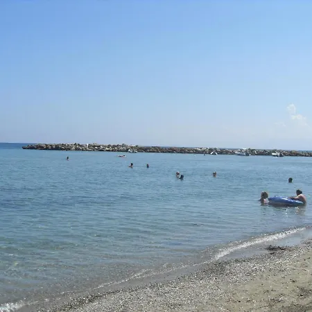 Διαμέρισμα Hercules Sea Front *